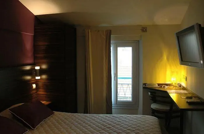 Le Mistral 3*